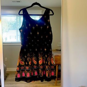 Black patterned dress. Size 1X.